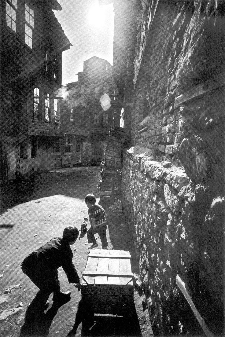 фотографии Ара Гюлера в стиле фотожурналистики агентства Magnum Photos