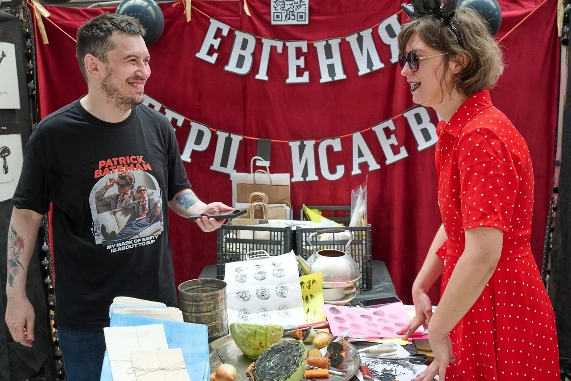 Рыночные отношения. Кузнечный. Елизавета Иванова — независимый куратор, культуролог, исследователь художественных практик, художник