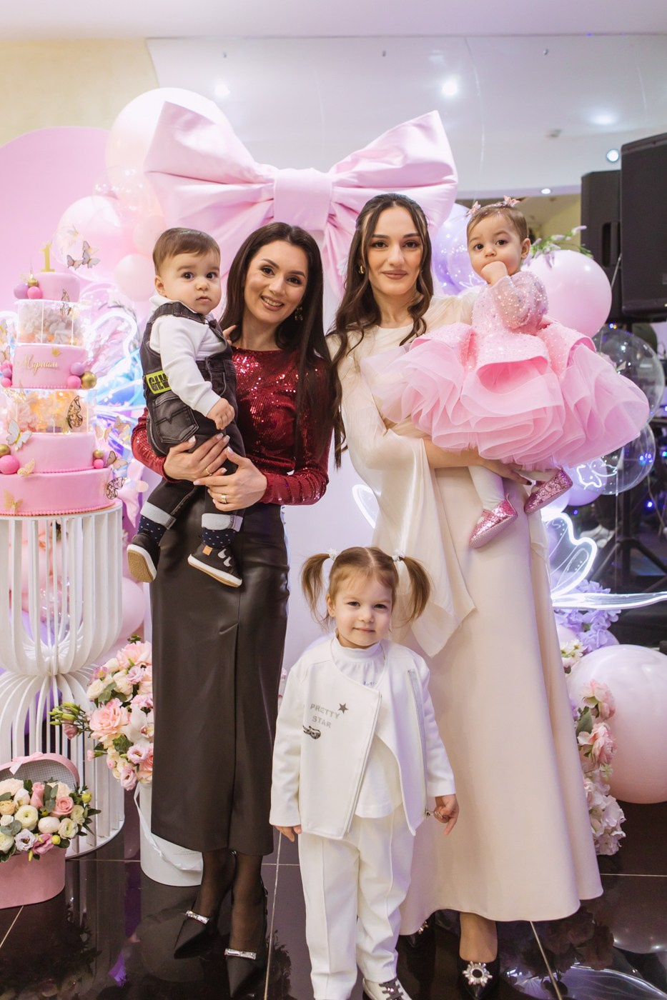 Годовасие Мариам. Кафе Юность, г. Волжский. Фотографы в городе Волгограде — Людмила Агеева и Алексей Околелов