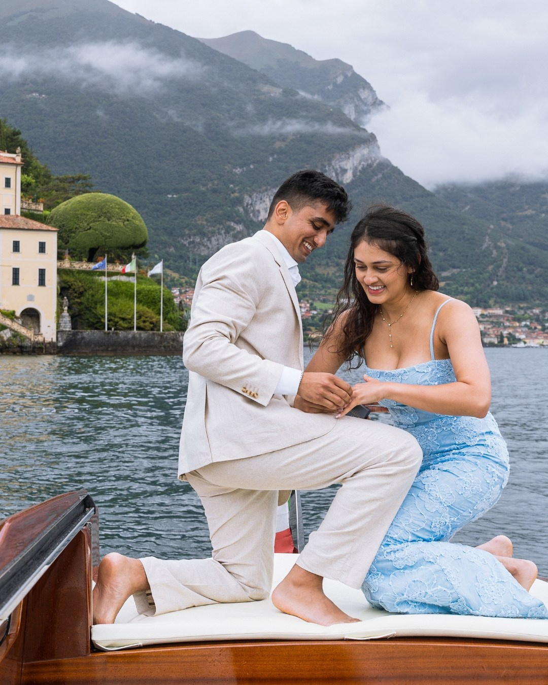 Lake Como boat photo, couple in front of Villa del Balbianello