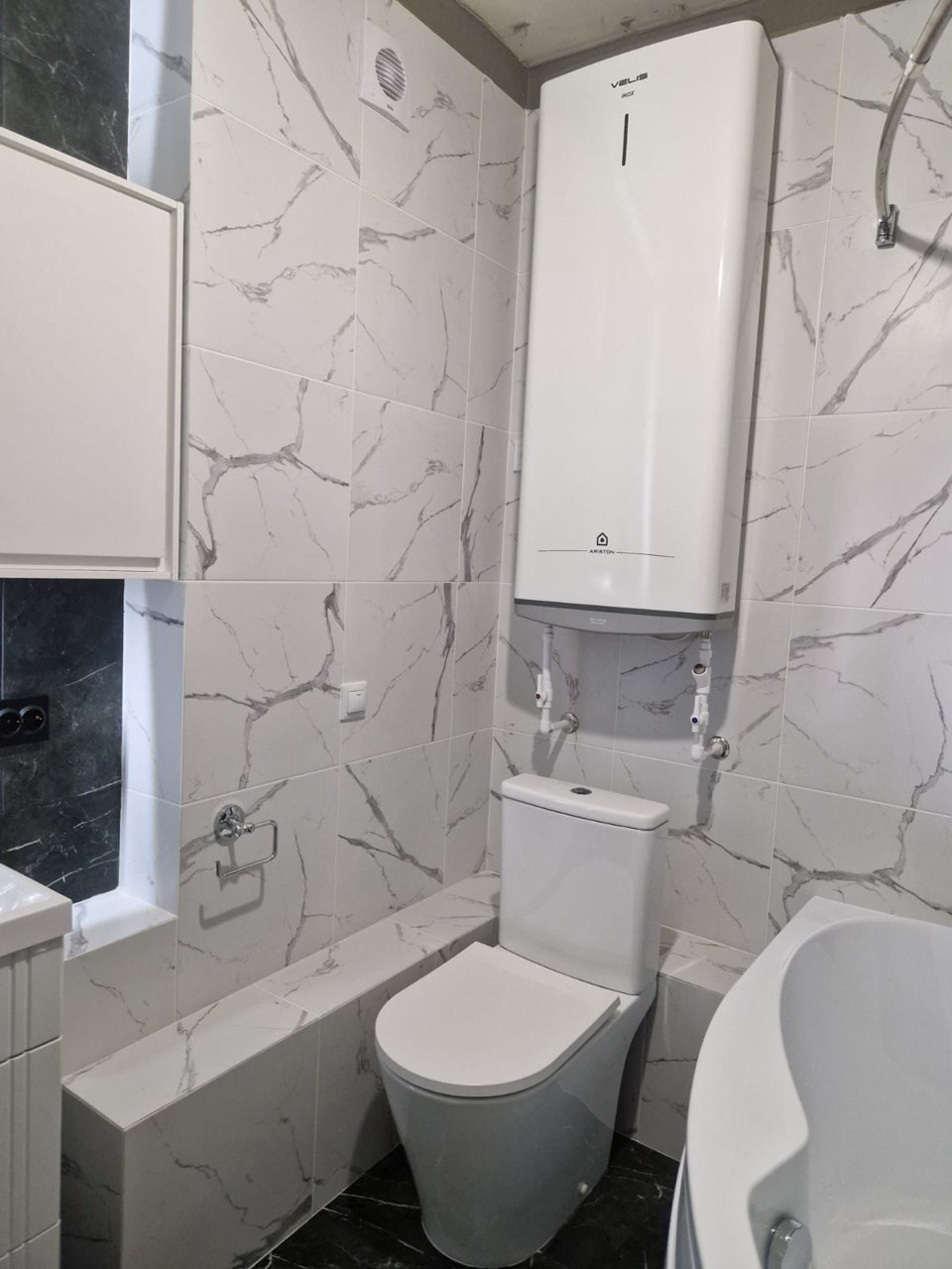 Ванная комната (г. Зеленодольск ул. Мичурина д. 44). Ремонт санузла, туалета, ванной под ключ в Казани. Укладка плитки