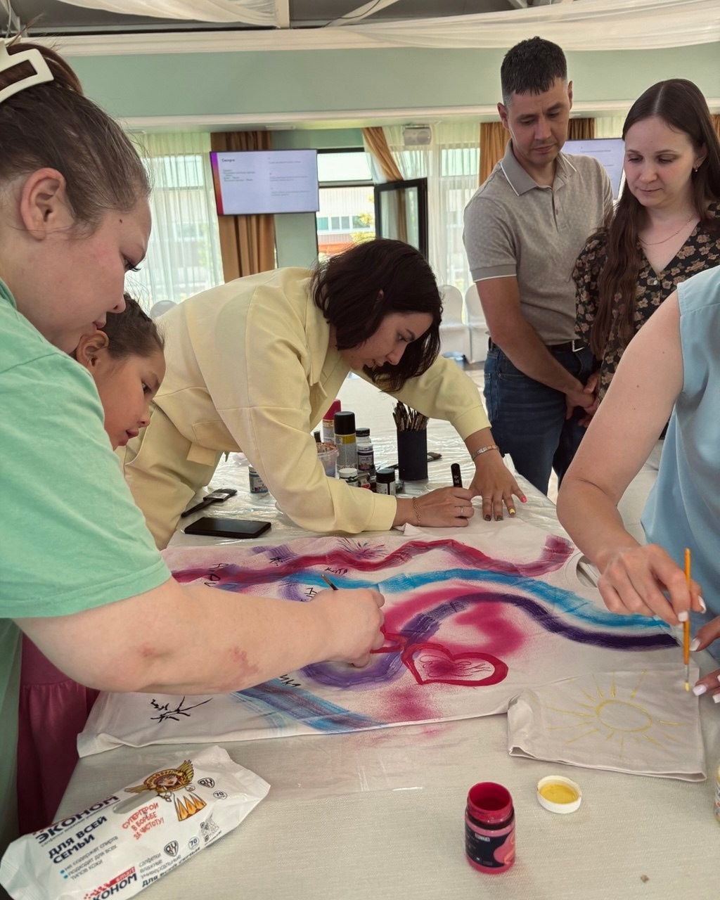 Творческие мастер-классы. ART.KARAS — студия кастомизации одежды и арт-мероприятий