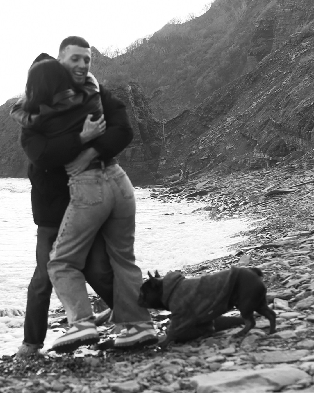 Фотосессия лавстори lovestory в морской бухте рядом с Владивостоком