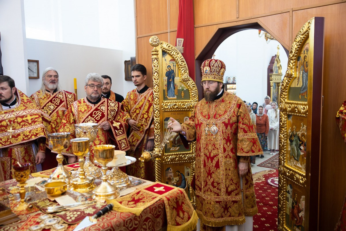 Архиерейское Богослужение в Неделю 4-ю по Пятидесятнице. Саратовское Северо-Западное благочиние