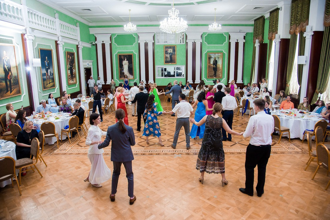 Выпускной в гимназии «Василиада». Репортажный фотограф Борис Геер