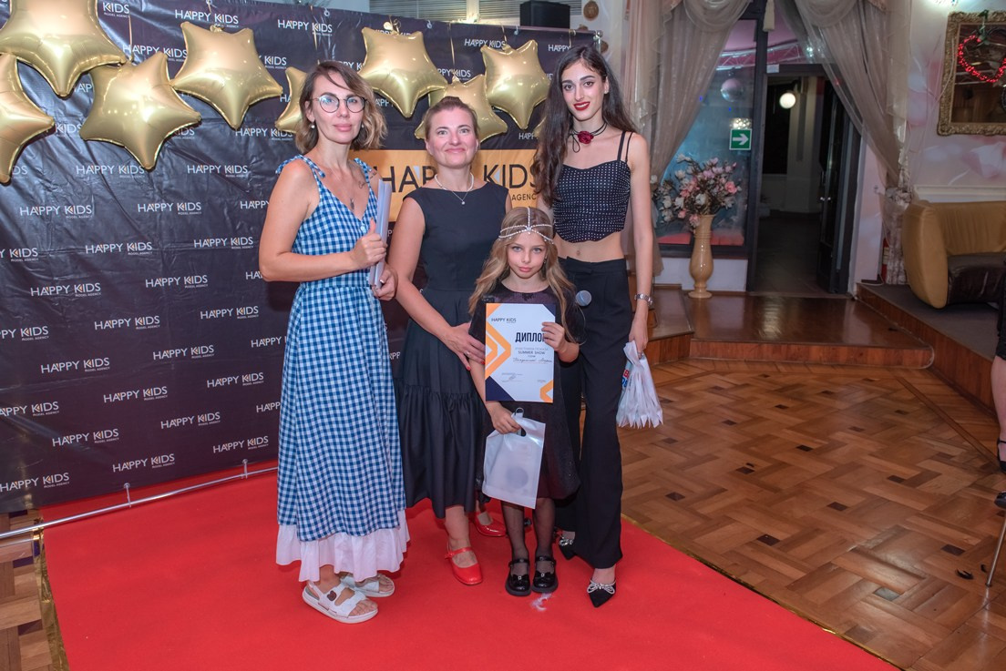 HAPPYkids дефиле санаторий Октябрьский. Семейный и коммерческий фотограф в Сочи Александр Бодунов