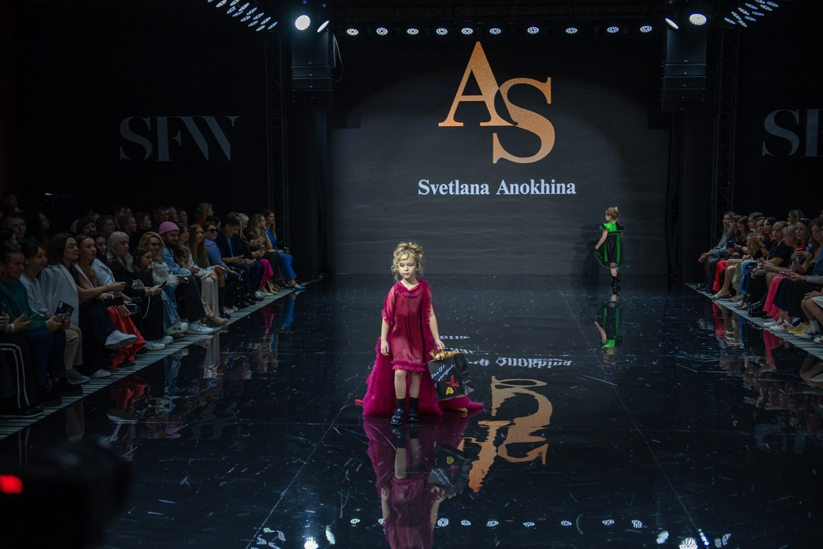 SochiFashionWeek2024 дизайнер Анохина Светлана. Семейный и коммерческий фотограф в Сочи Александр Бодунов