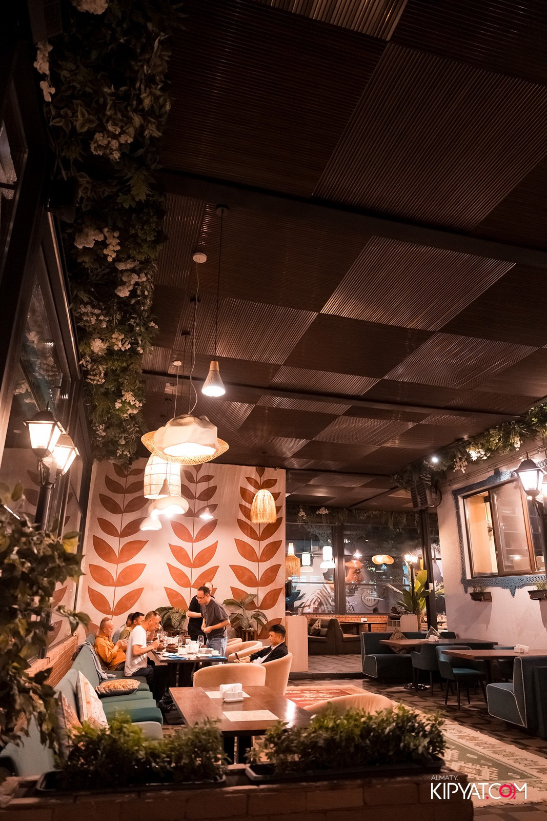 ОТКРЫТИЕ ЛЕТНЕЙ ТЕРАССЫ В РЕСТОРАНЕ ЛАРИСС ИВАННУ ХАЧУ. КИПЯТКОМ АЛМАТЫ!