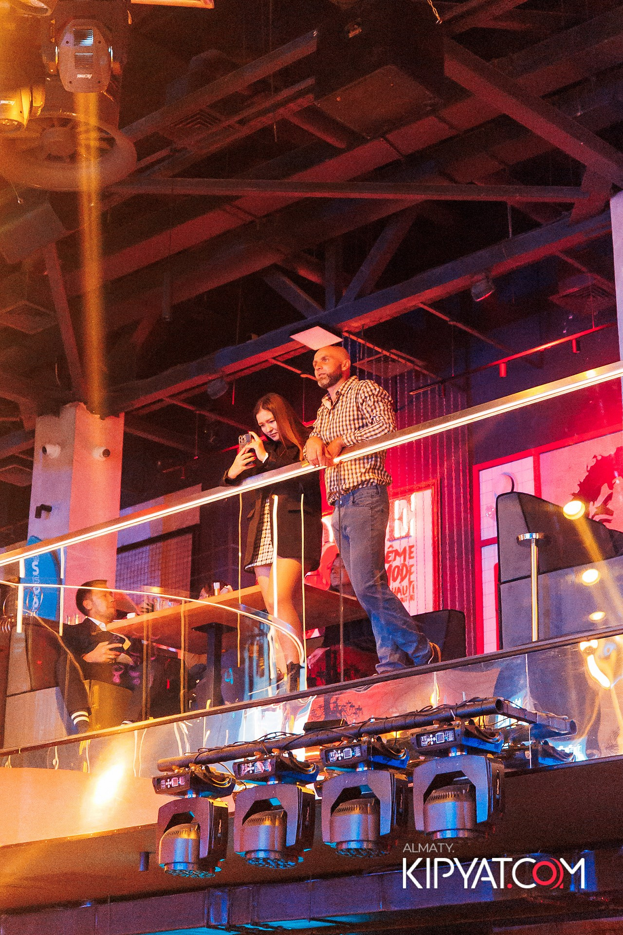 ПРЕЗЕНТАЦИЯ КНИГИ ВИКТОРА ЕЛИСЕЕВА. КИПЯТКОМ АЛМАТЫ!