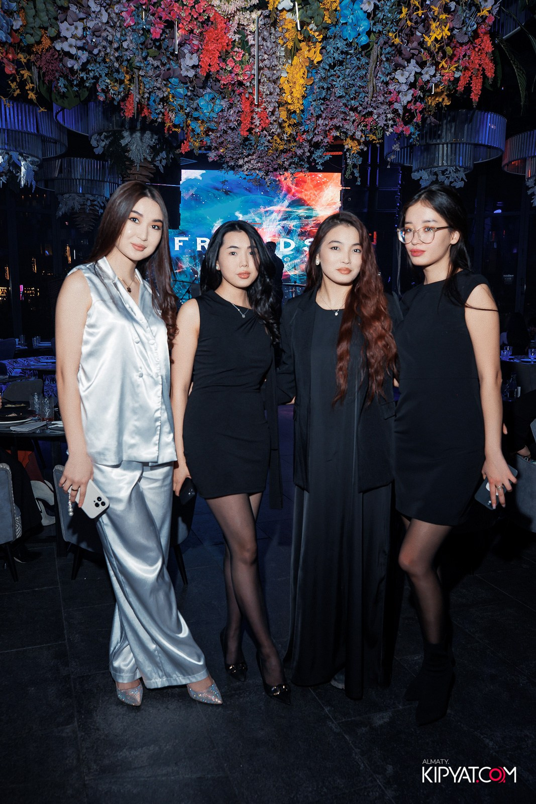 FRIENDS BAR & TERRACE. КИПЯТКОМ АЛМАТЫ!