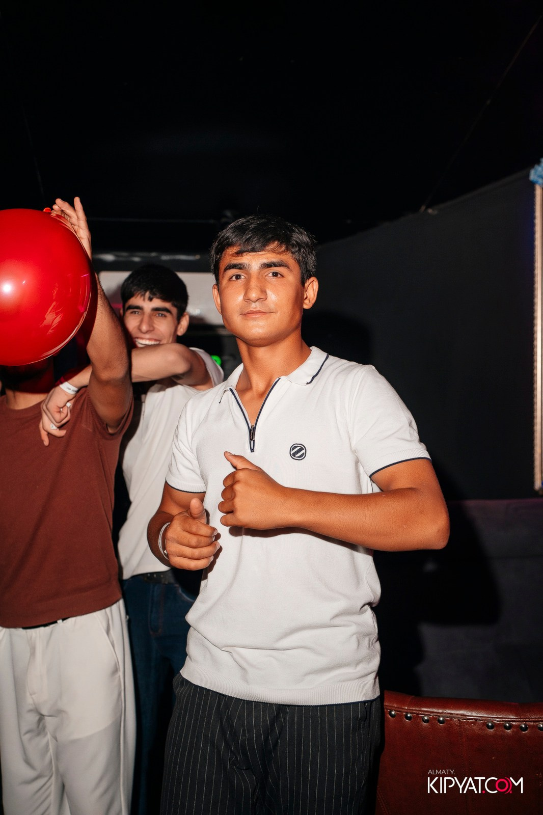 UYAT EMES BAR. КИПЯТКОМ АЛМАТЫ!