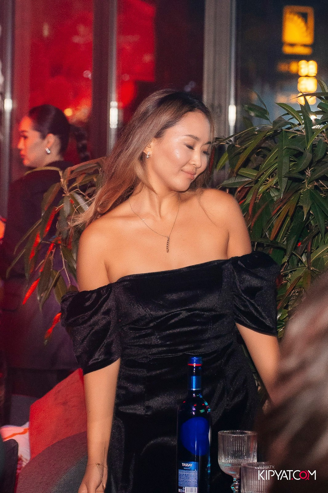 FRIENDS BAR & TERRACE. КИПЯТКОМ АЛМАТЫ!