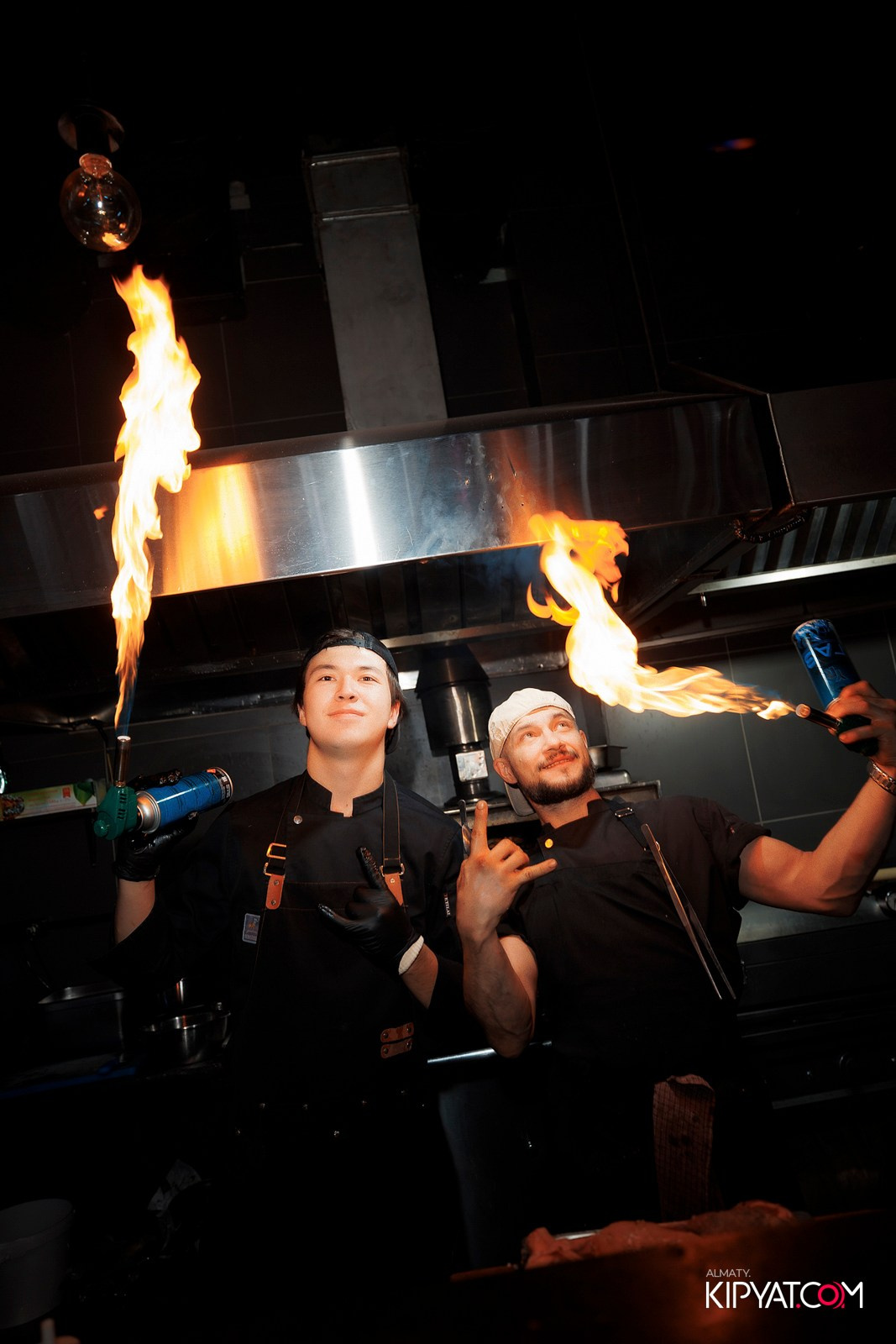 FRIENDS BAR & TERRACE. КИПЯТКОМ АЛМАТЫ!