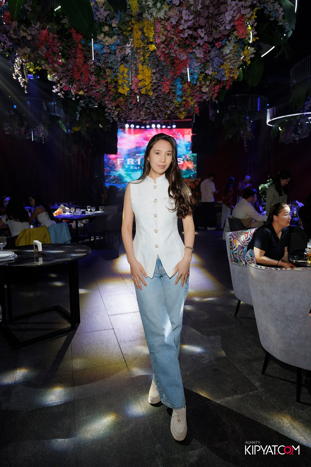 FRIENDS BAR & TERRACE. КИПЯТКОМ АЛМАТЫ! Фотосъемка мероприятий в Алматы