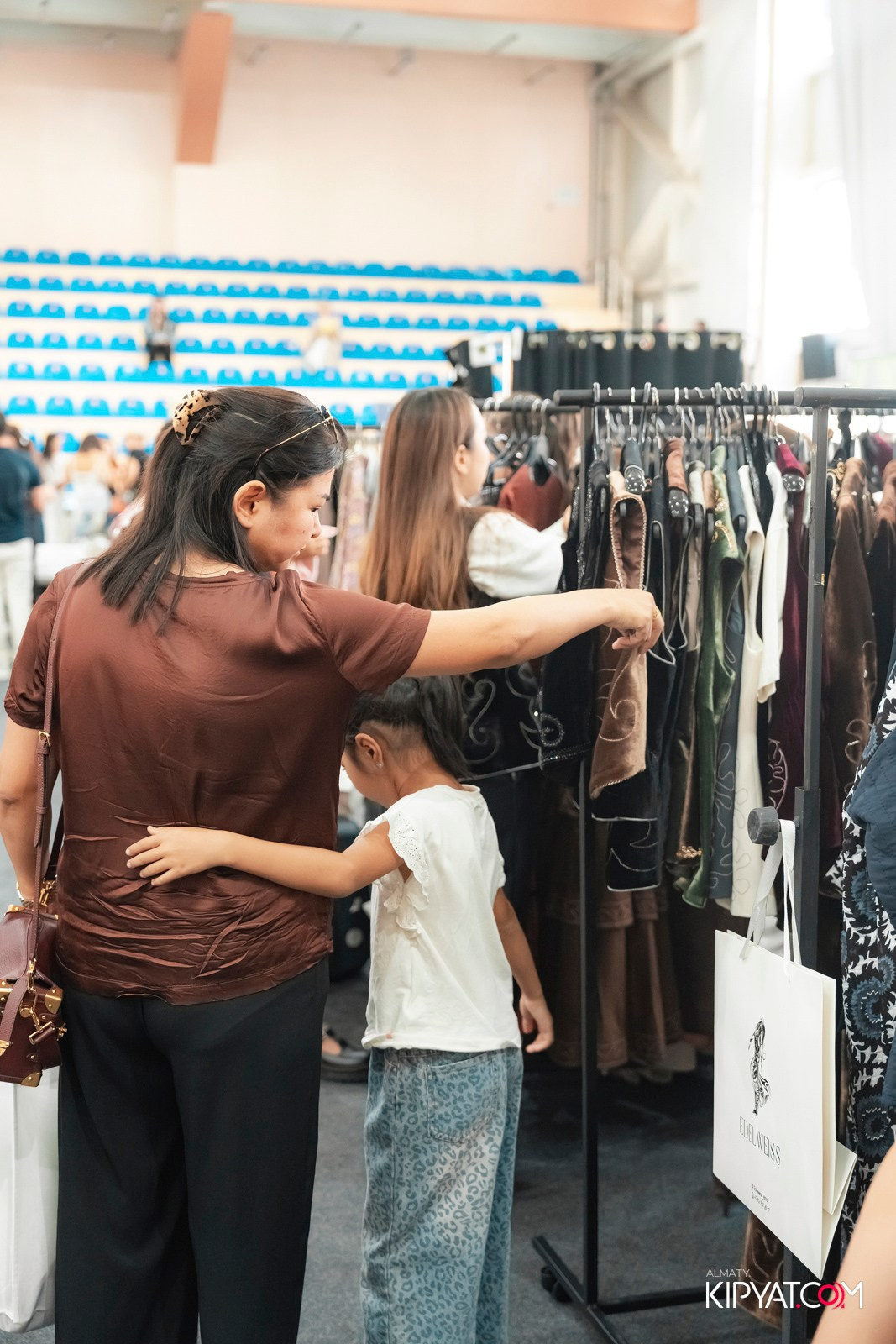 ETHNO POP-UP STORE, SABANTOI B SADU ARENA. КИПЯТКОМ АЛМАТЫ!