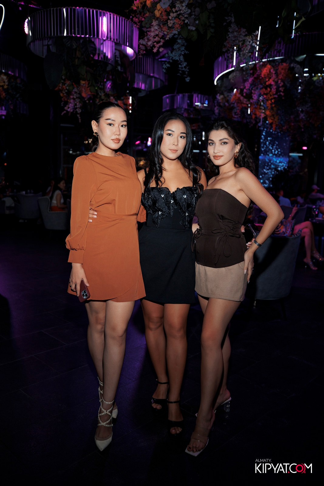 FRIENDS BAR & TERRACE. КИПЯТКОМ АЛМАТЫ!