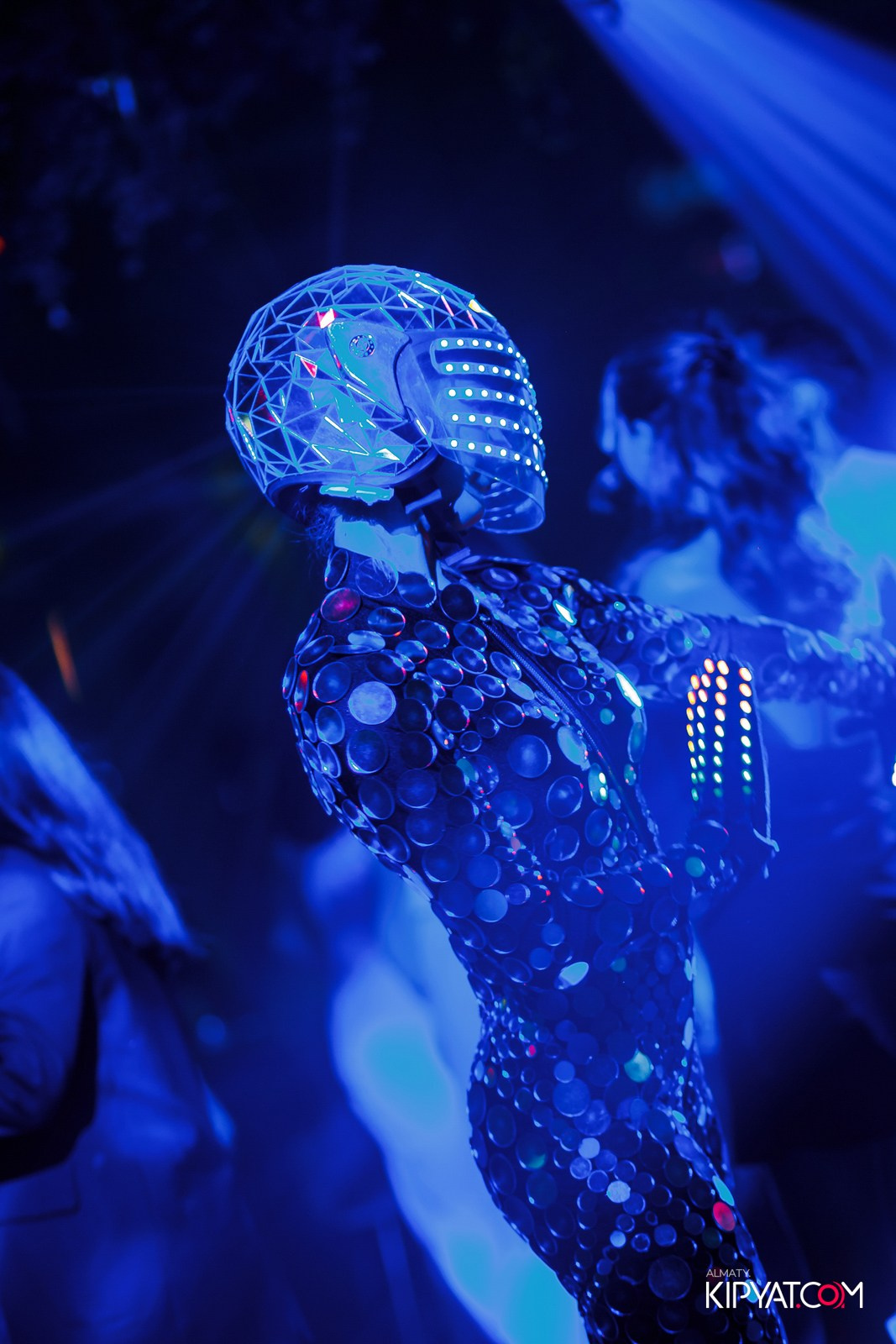 FRIENDS BAR & TERRACE. КИПЯТКОМ АЛМАТЫ!