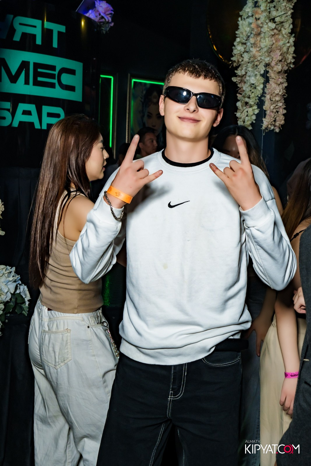 UYAT EMES BAR. КИПЯТКОМ АЛМАТЫ!