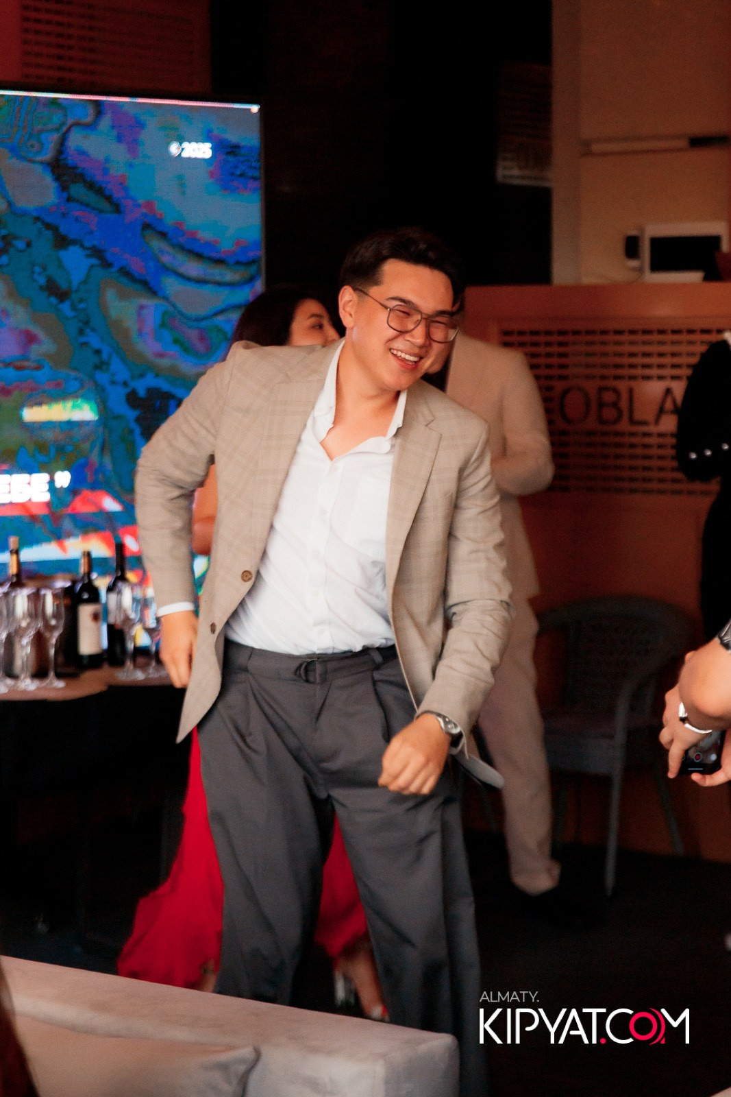 OBLAKO LOUNGE BAR. КИПЯТКОМ АЛМАТЫ!