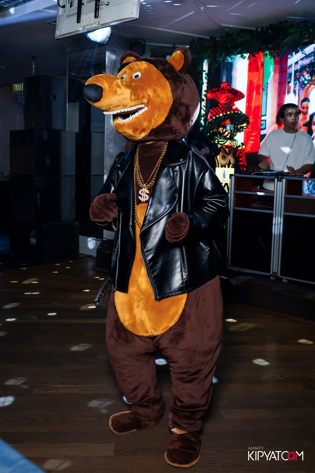 УХО И МЕДВЕДЬ НА КУРМАНГАЗЫ. КИПЯТКОМ АЛМАТЫ! Фотосъемка мероприятий в Алматы