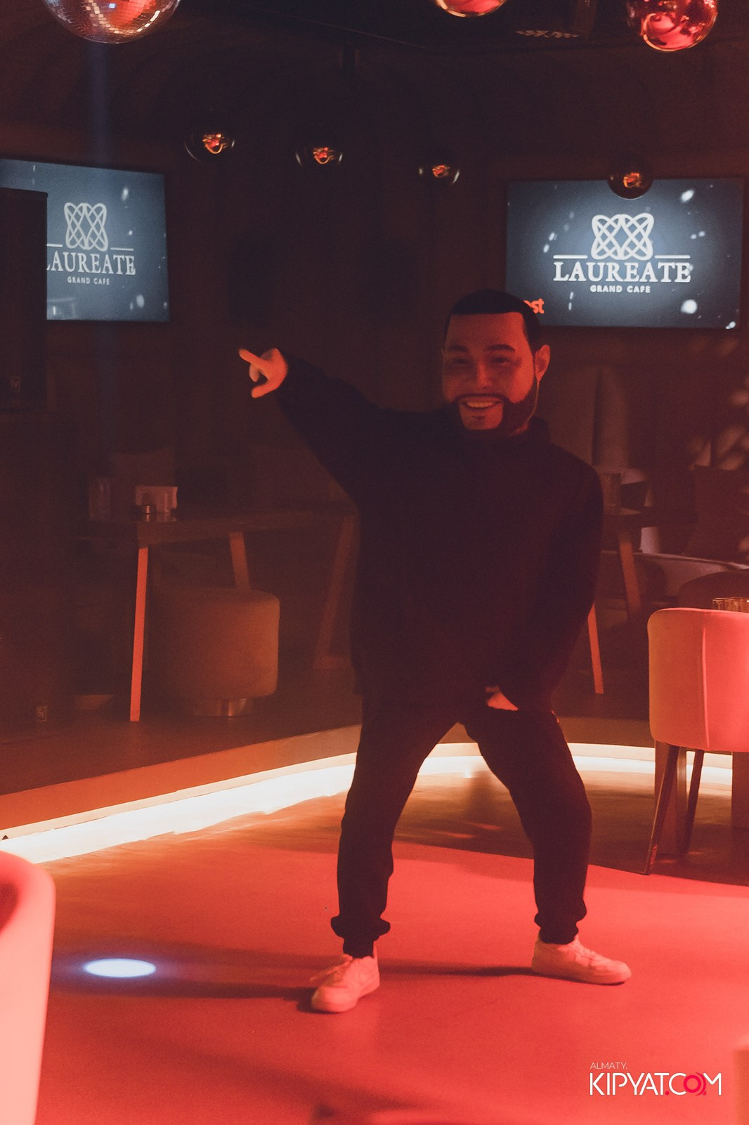 LAUREATE GRANDE CAFE. КИПЯТКОМ АЛМАТЫ!