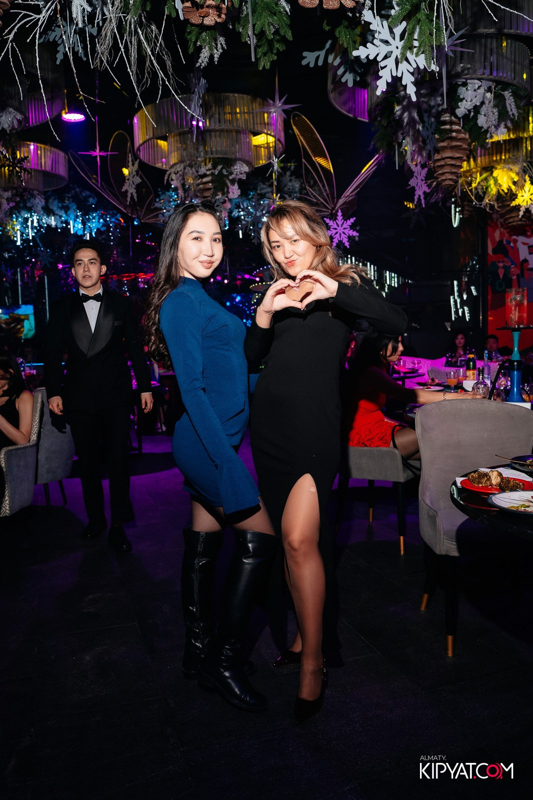 FRIENDS BAR & TERRACE. КИПЯТКОМ АЛМАТЫ!