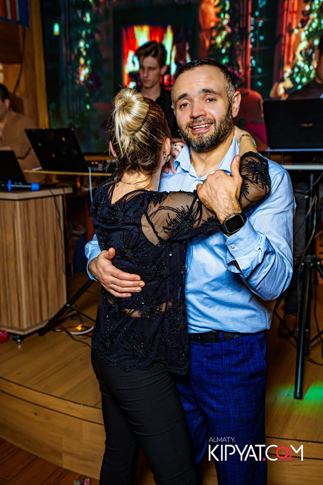 ГРУЗИНСКИЙ ДВОР НА КАБАНБАЙ БАТЫРА. КИПЯТКОМ АЛМАТЫ!