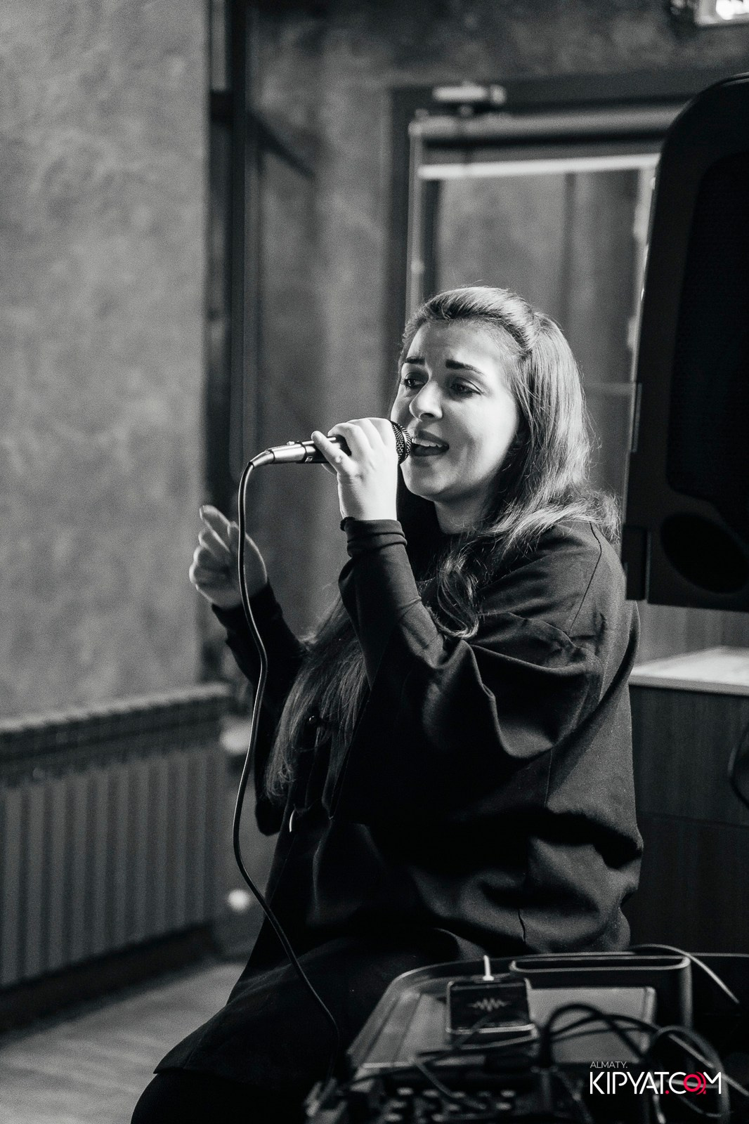 РЕСТО-БАР СКАНДАЛИСТЪ. КИПЯТКОМ АЛМАТЫ!