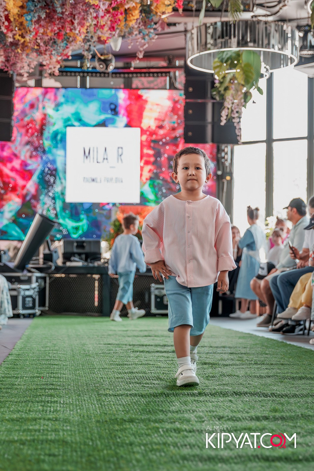 PROM KIDS FASHION SHOW. КИПЯТКОМ АЛМАТЫ!