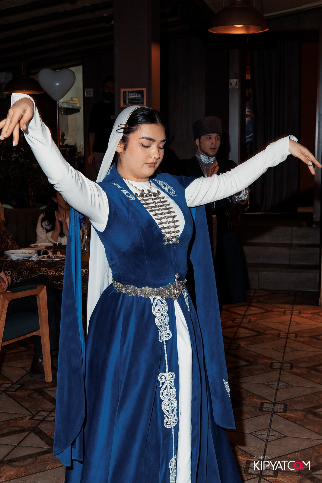 ДЕНЬ ВЛЮБЛЕННЫХ МЦХЕТА. КИПЯТКОМ АЛМАТЫ!