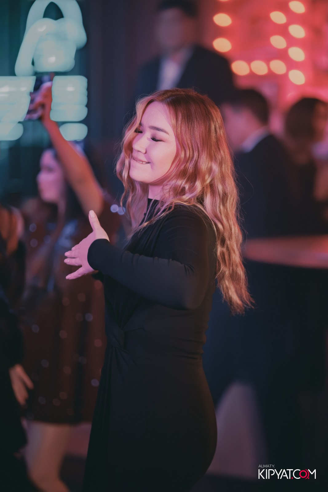 FITNESS ЁЛКА в ночном клубе SANTA BARBARA. КИПЯТКОМ АЛМАТЫ!