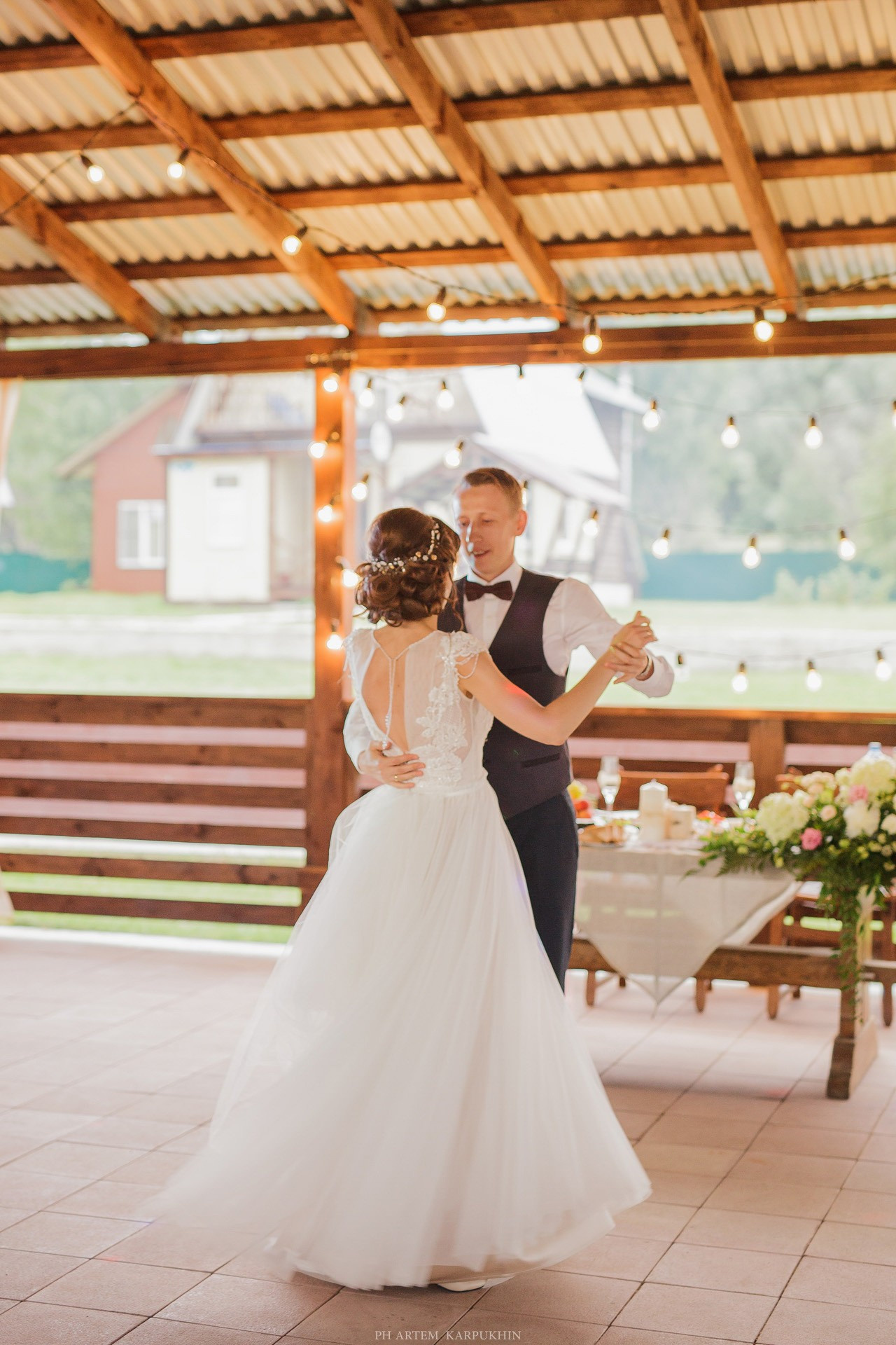 Юрий и Елена, свадебный день, июль 2017, парк-отель Перемиловы горы. Фотограф городских и семейных событий Артем Карпухин