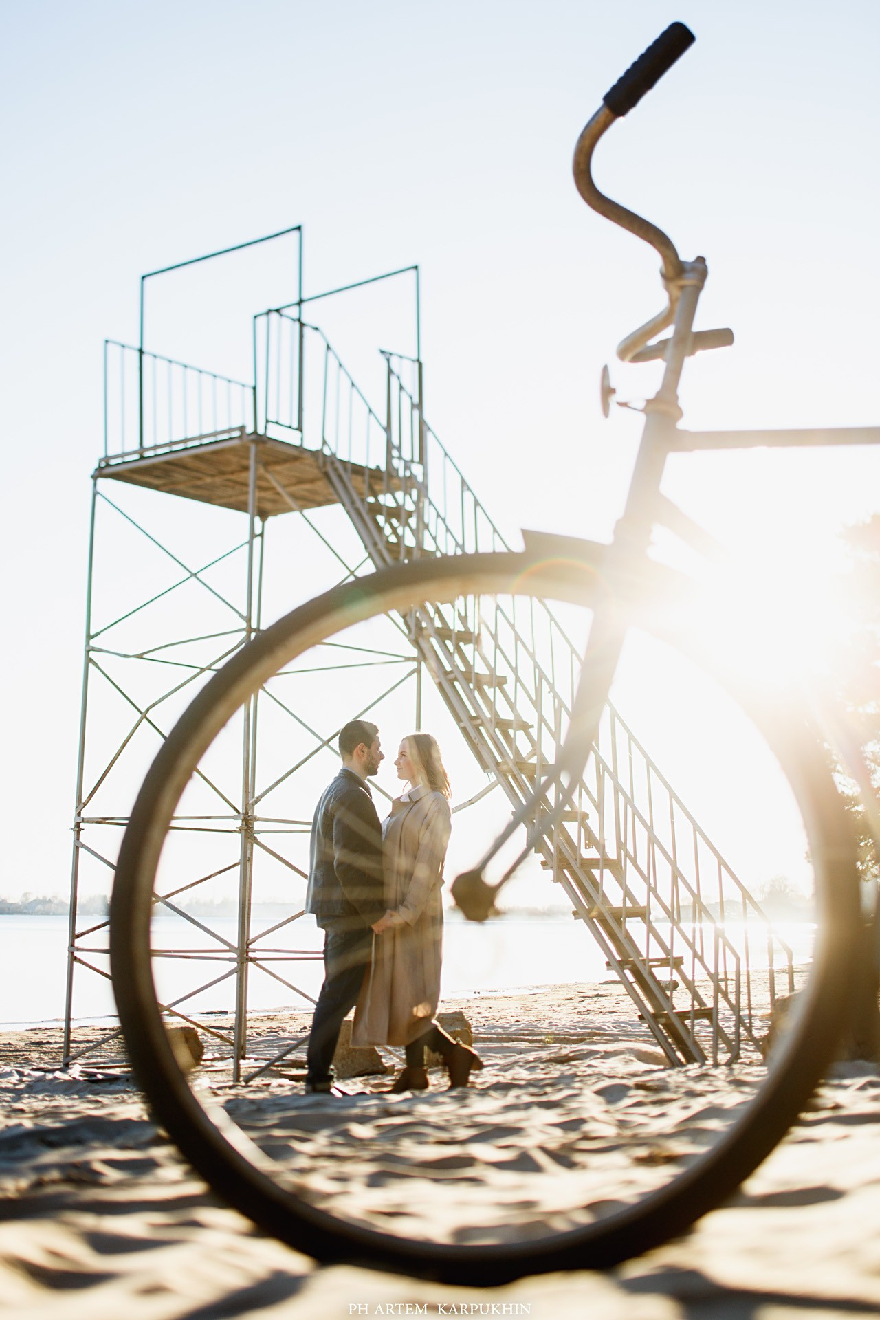 Оля и Женя. Холодный пляж. Фотограф городских и семейных событий Артем Карпухин