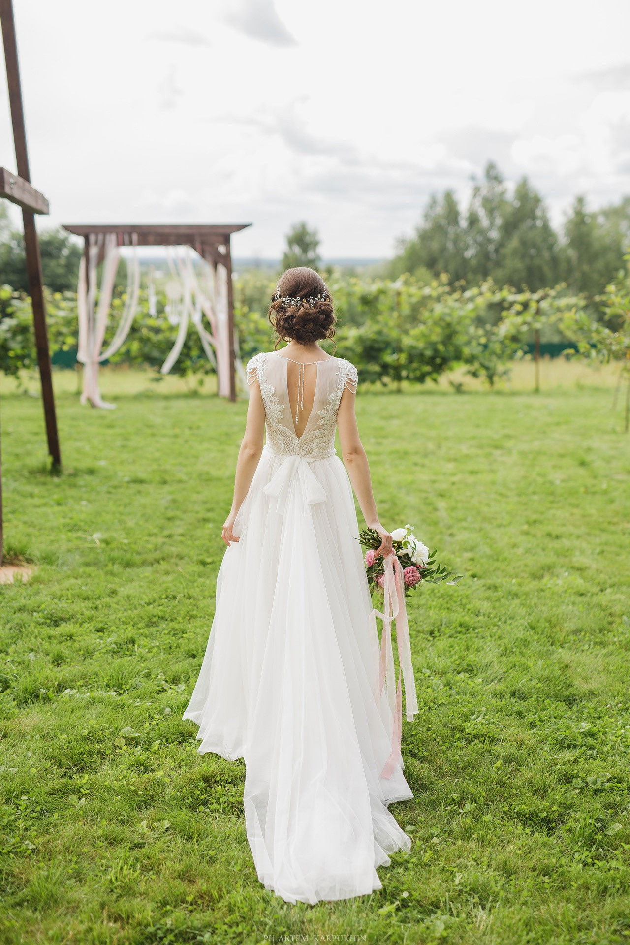 Юрий и Елена, свадебный день, июль 2017, парк-отель Перемиловы горы. Фотограф городских и семейных событий Артем Карпухин