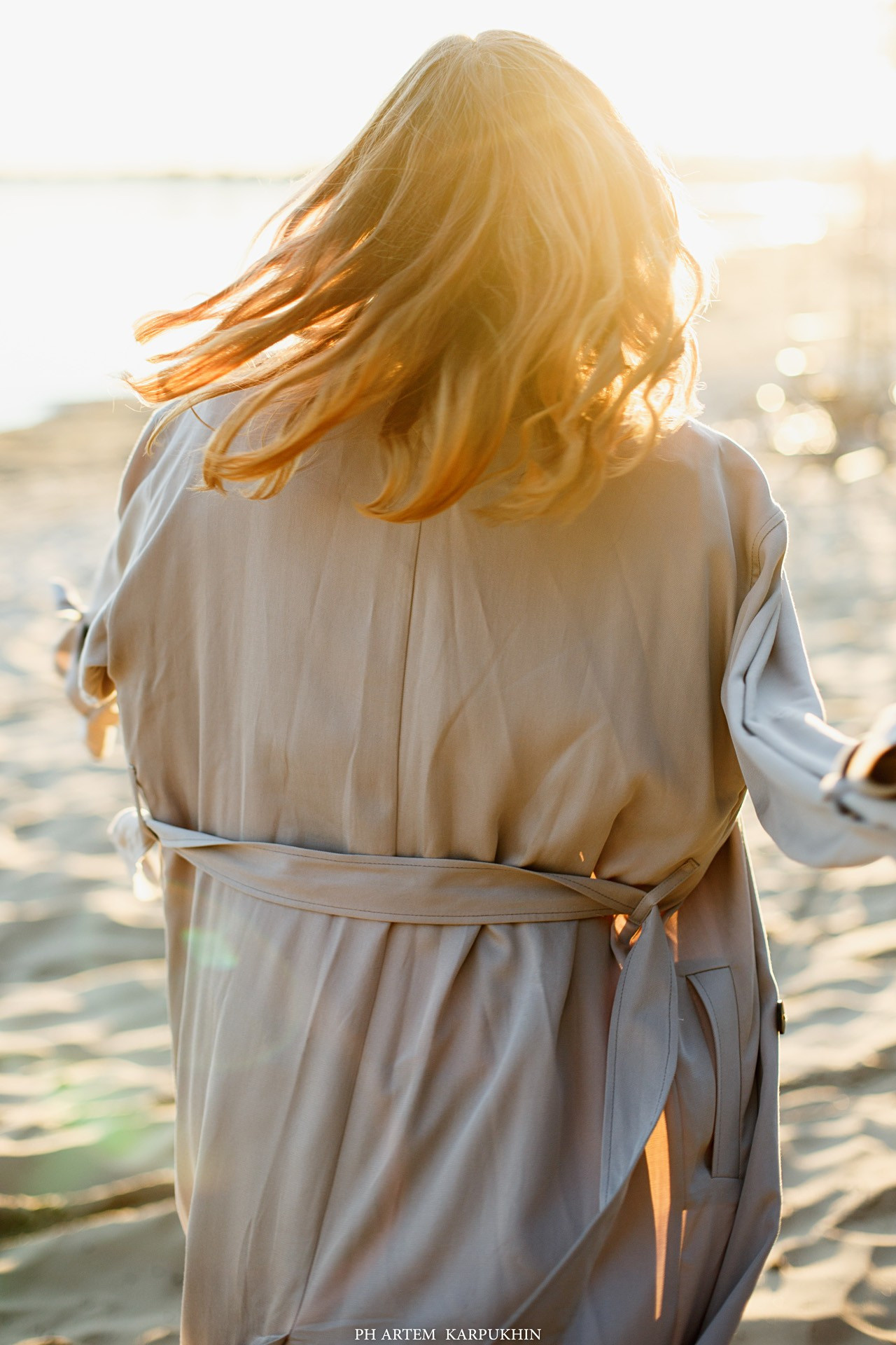 Оля и Женя. Холодный пляж. Фотограф городских и семейных событий Артем Карпухин