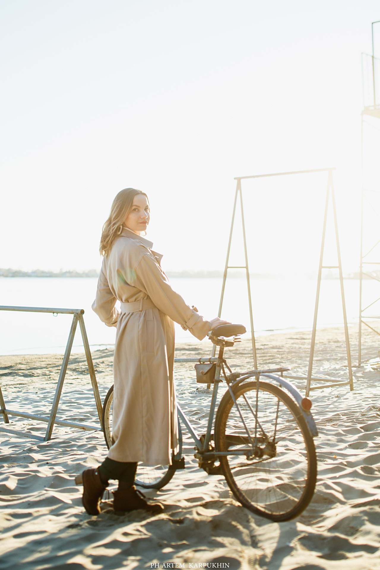 Оля и Женя. Холодный пляж. Фотограф городских и семейных событий Артем Карпухин