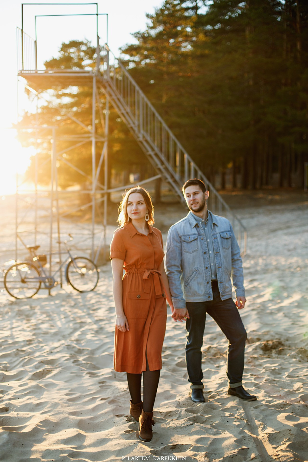 Оля и Женя. Холодный пляж. Фотограф городских и семейных событий Артем Карпухин