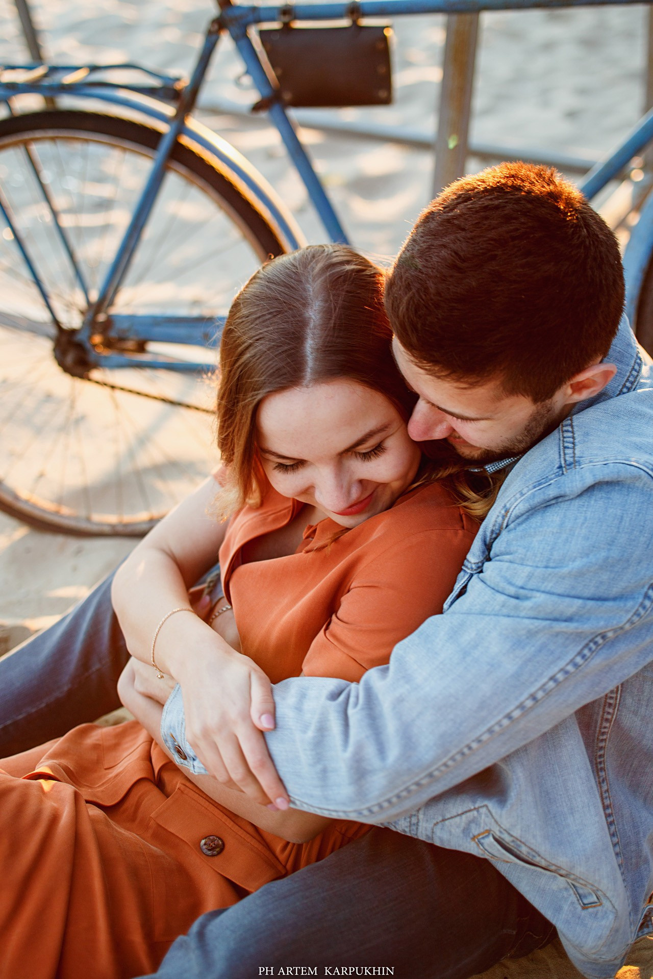Оля и Женя. Холодный пляж. Фотограф городских и семейных событий Артем Карпухин