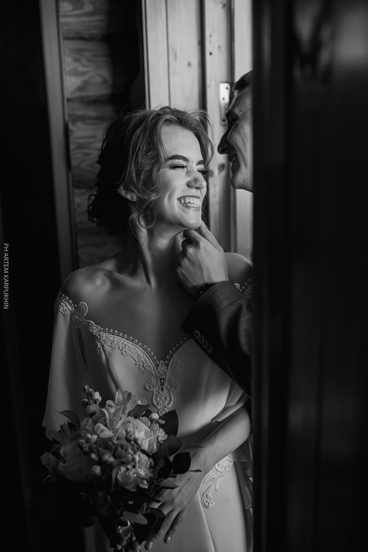 Свадебный день, фотограф в Муроме, Муромская слобода, Монти шатер. Фотограф городских и семейных событий Артем Карпухин