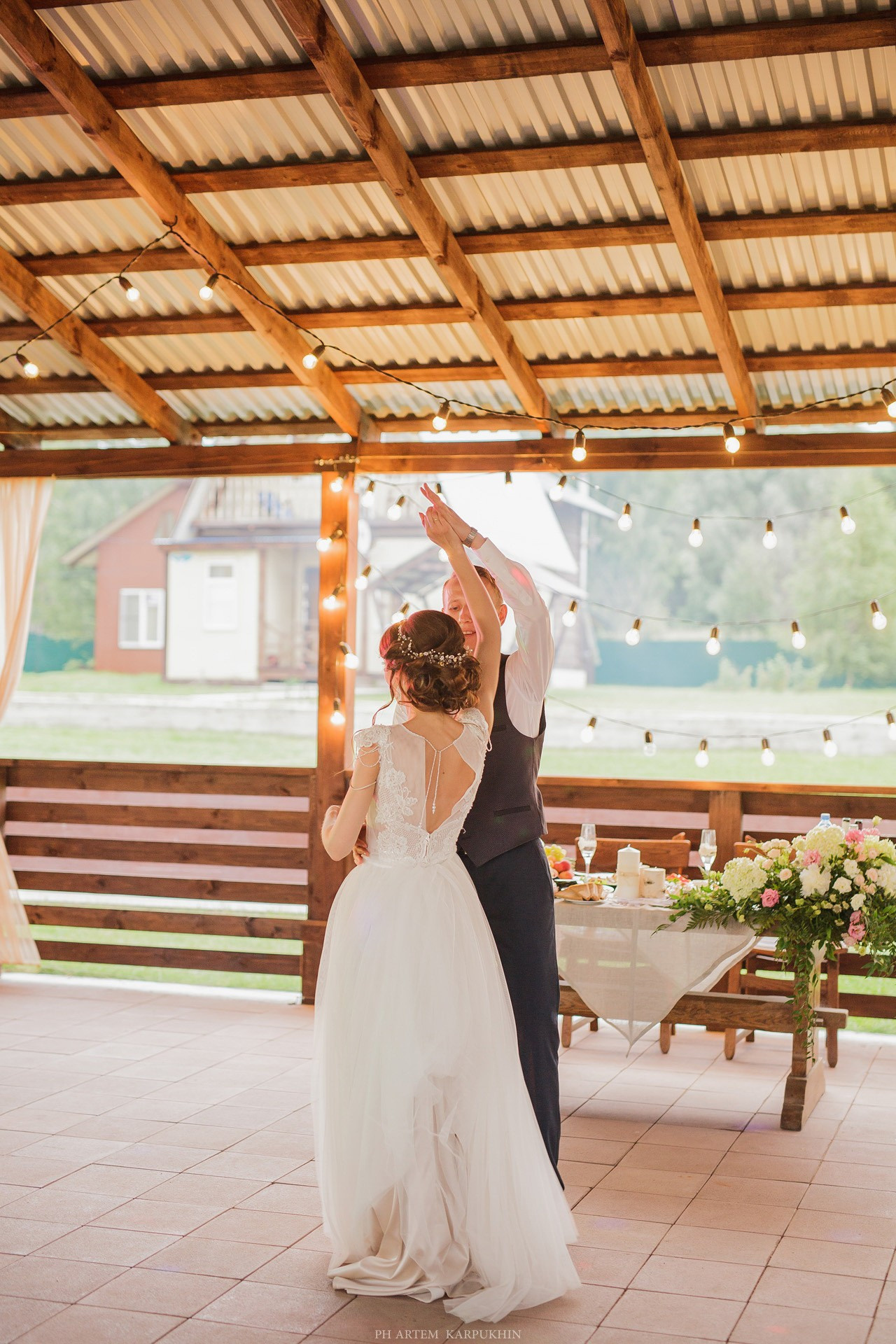 Юрий и Елена, свадебный день, июль 2017, парк-отель Перемиловы горы. Фотограф городских и семейных событий Артем Карпухин