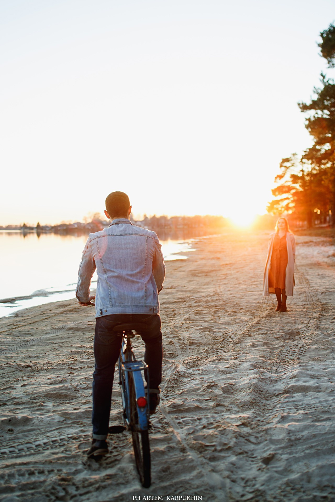 Оля и Женя. Холодный пляж. Фотограф городских и семейных событий Артем Карпухин