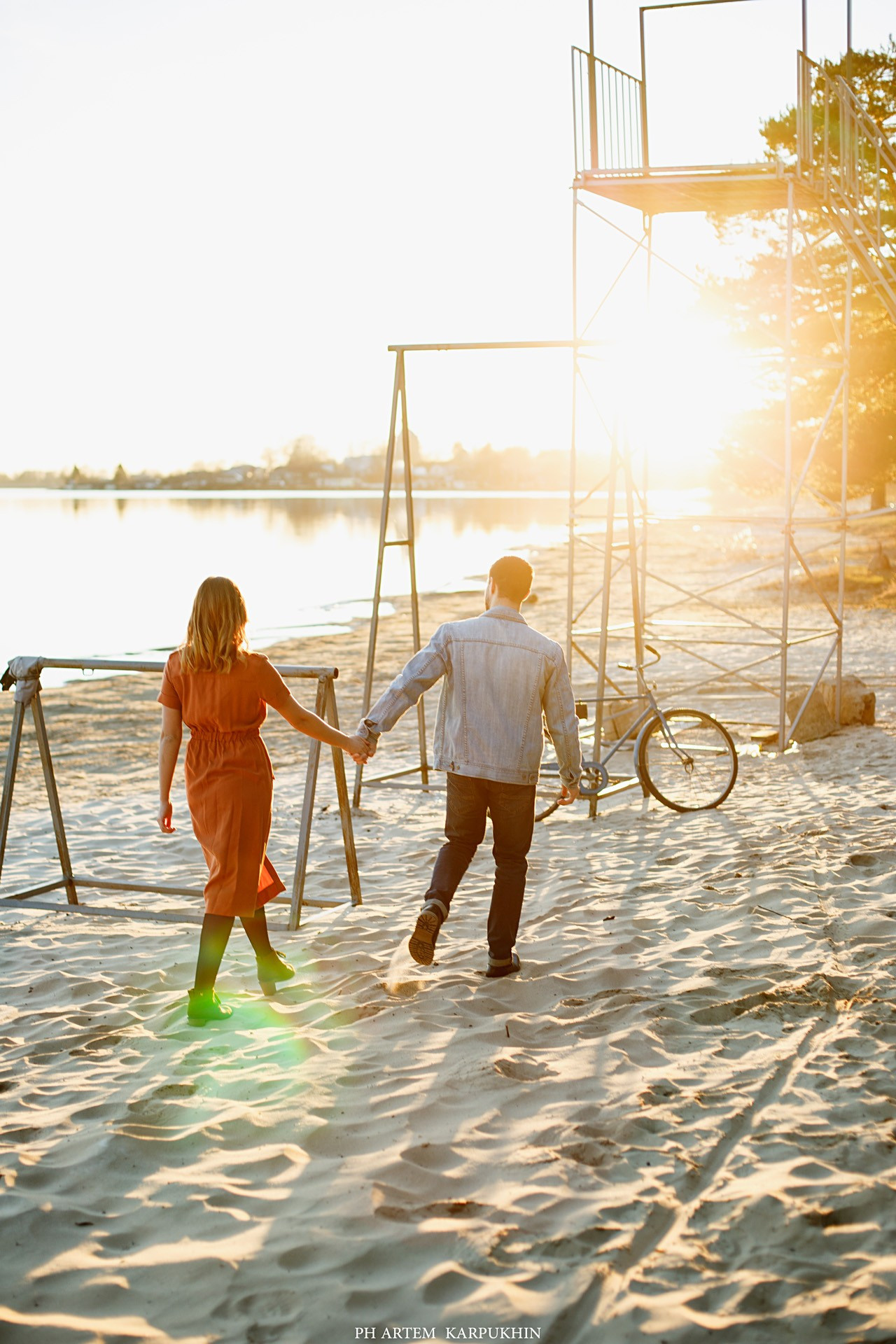Оля и Женя. Холодный пляж. Фотограф городских и семейных событий Артем Карпухин