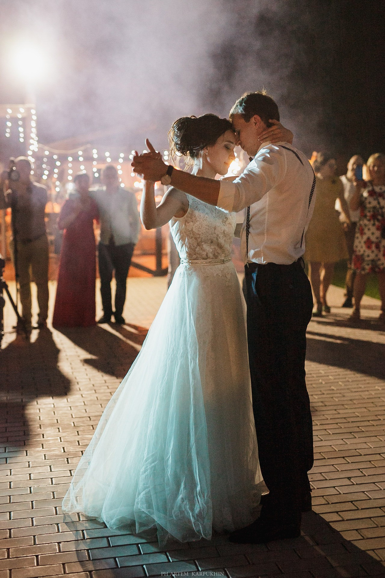 Вадим и Алена. Свадьба в Максимовке. Фотограф городских и семейных событий Артем Карпухин
