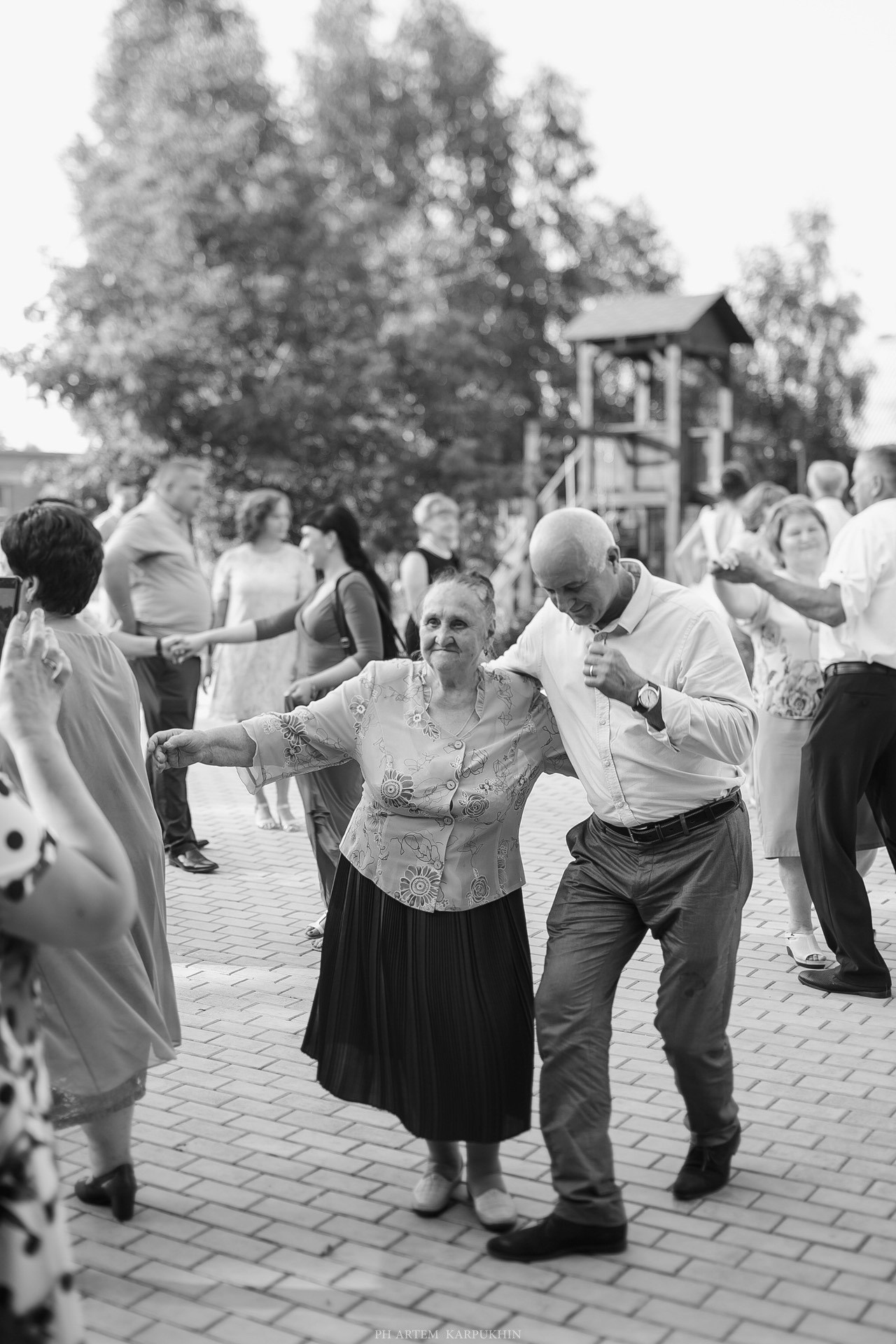 Вадим и Алена. Свадьба в Максимовке. Фотограф городских и семейных событий Артем Карпухин