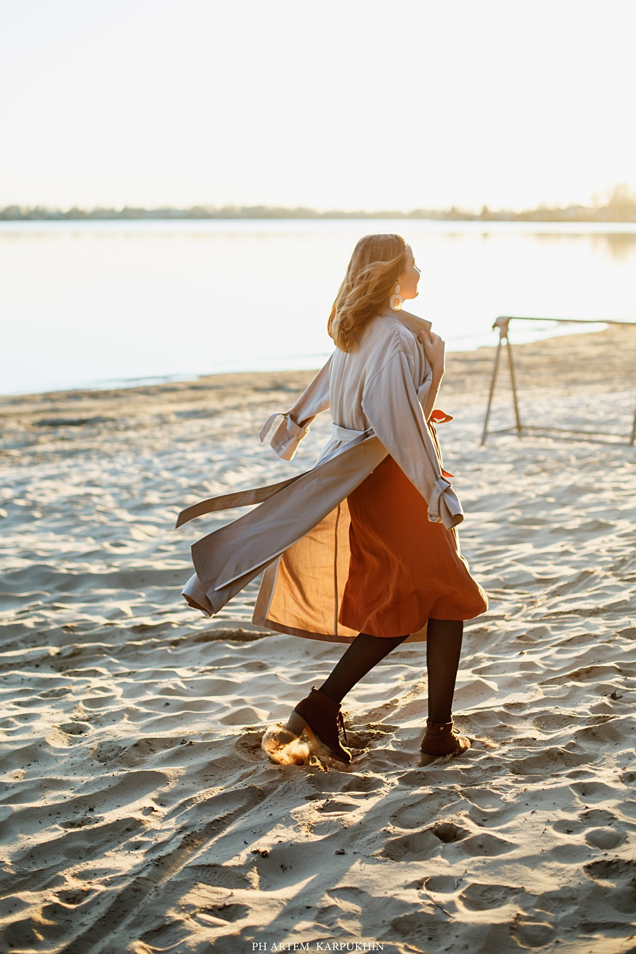 Оля и Женя. Холодный пляж. Фотограф городских и семейных событий Артем Карпухин