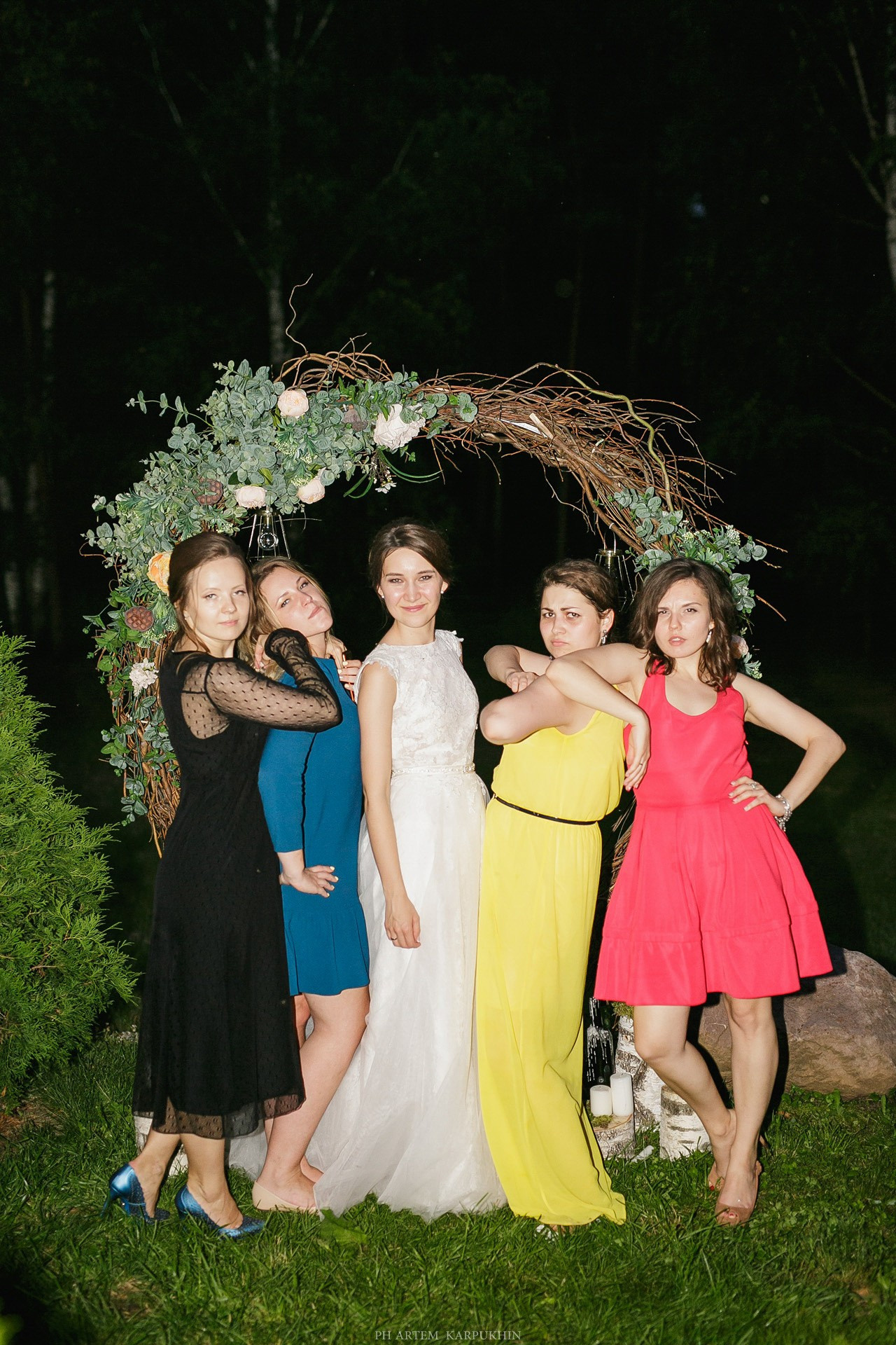 Вадим и Алена. Свадьба в Максимовке. Фотограф городских и семейных событий Артем Карпухин