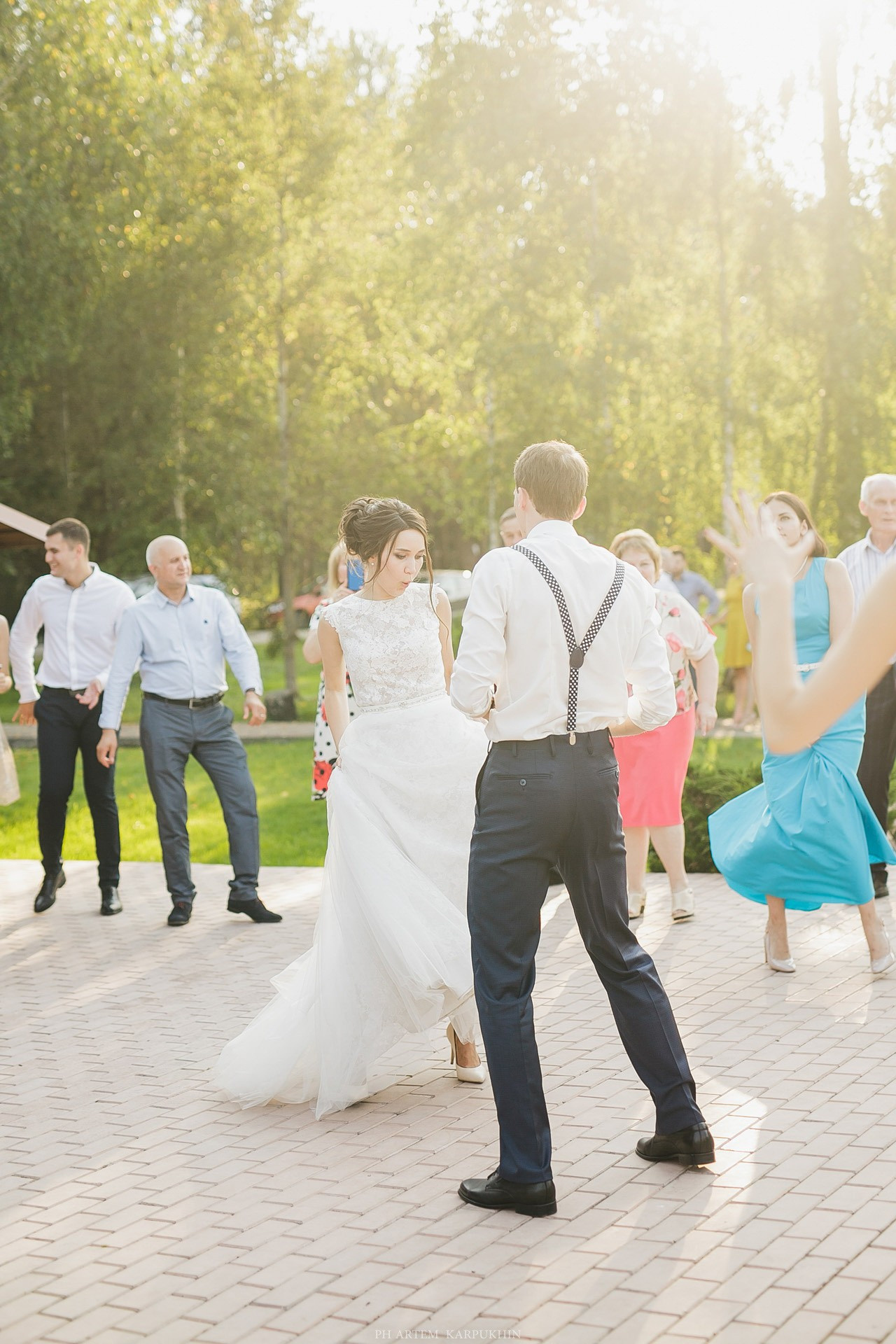 Вадим и Алена. Свадьба в Максимовке. Фотограф городских и семейных событий Артем Карпухин