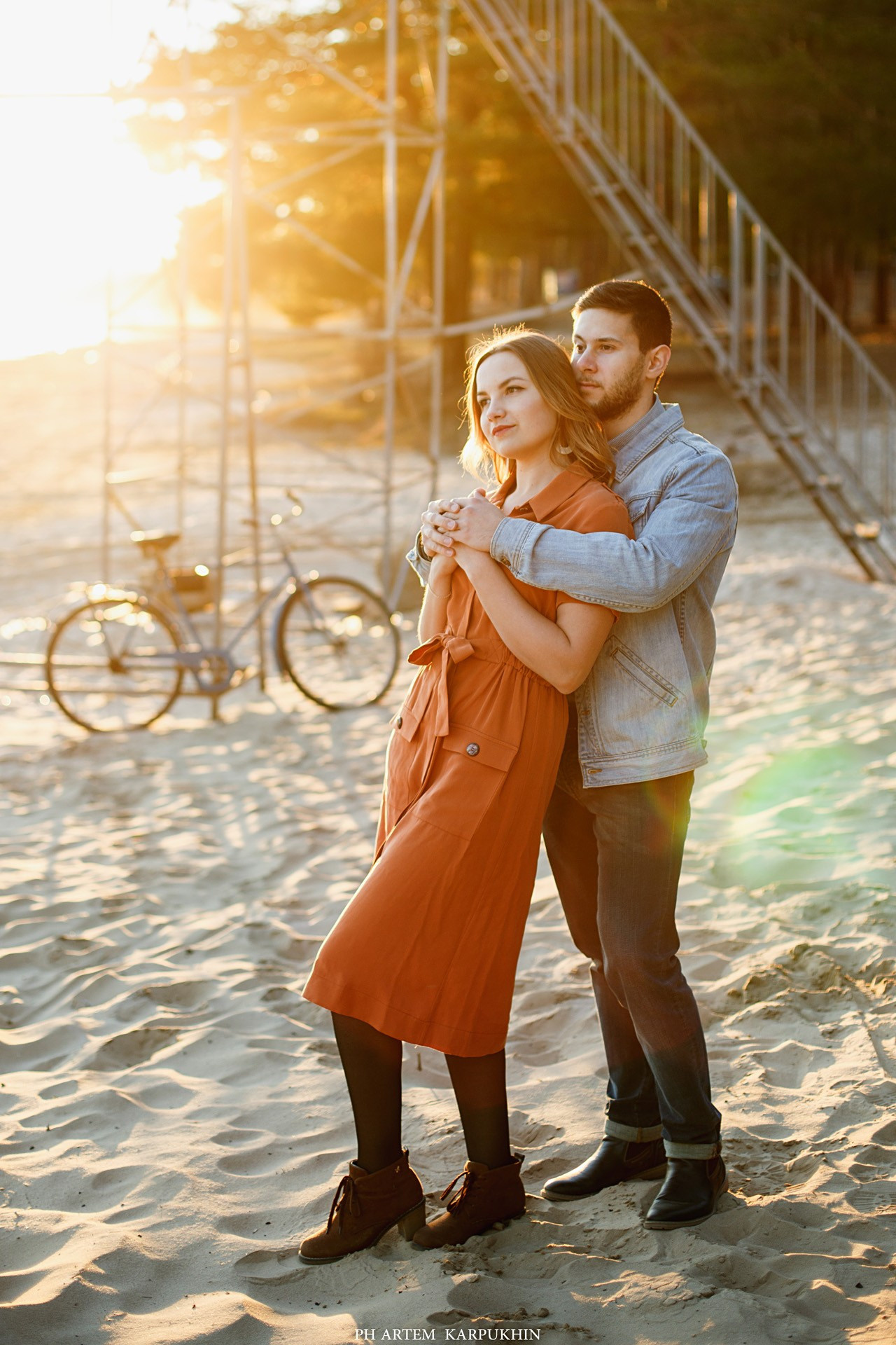 Оля и Женя. Холодный пляж. Фотограф городских и семейных событий Артем Карпухин