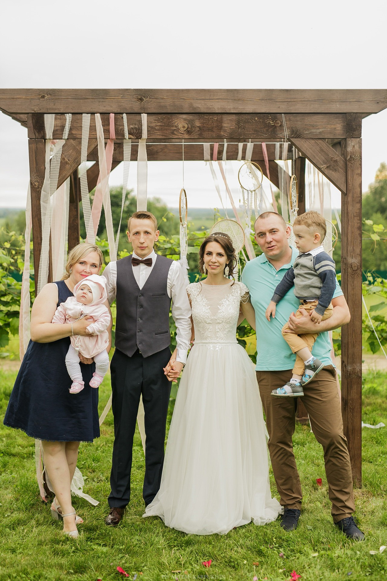 Юрий и Елена, свадебный день, июль 2017, парк-отель Перемиловы горы. Фотограф городских и семейных событий Артем Карпухин