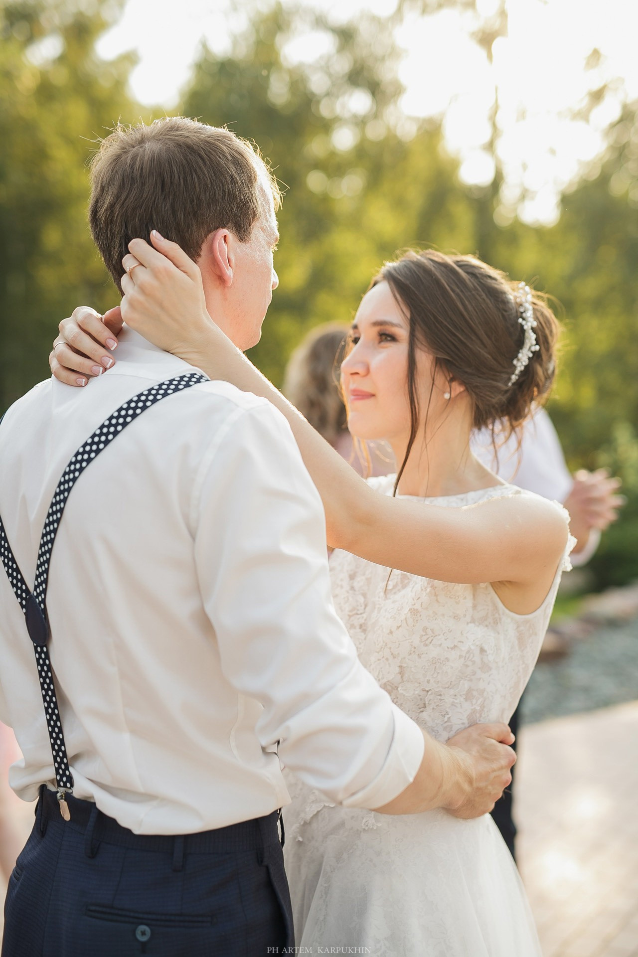 Вадим и Алена. Свадьба в Максимовке. Фотограф городских и семейных событий Артем Карпухин